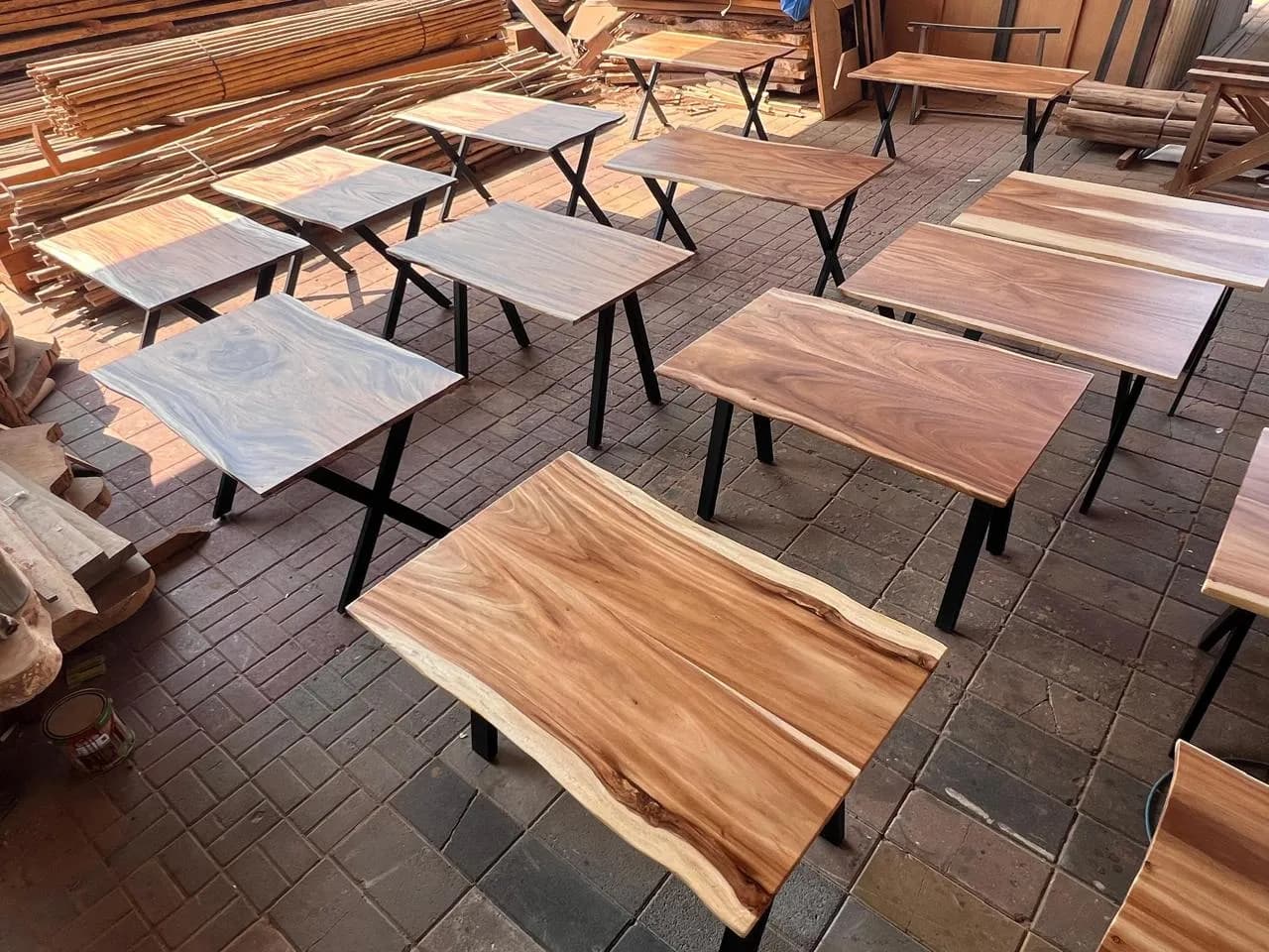 Hotel & Restaurant Tables 4