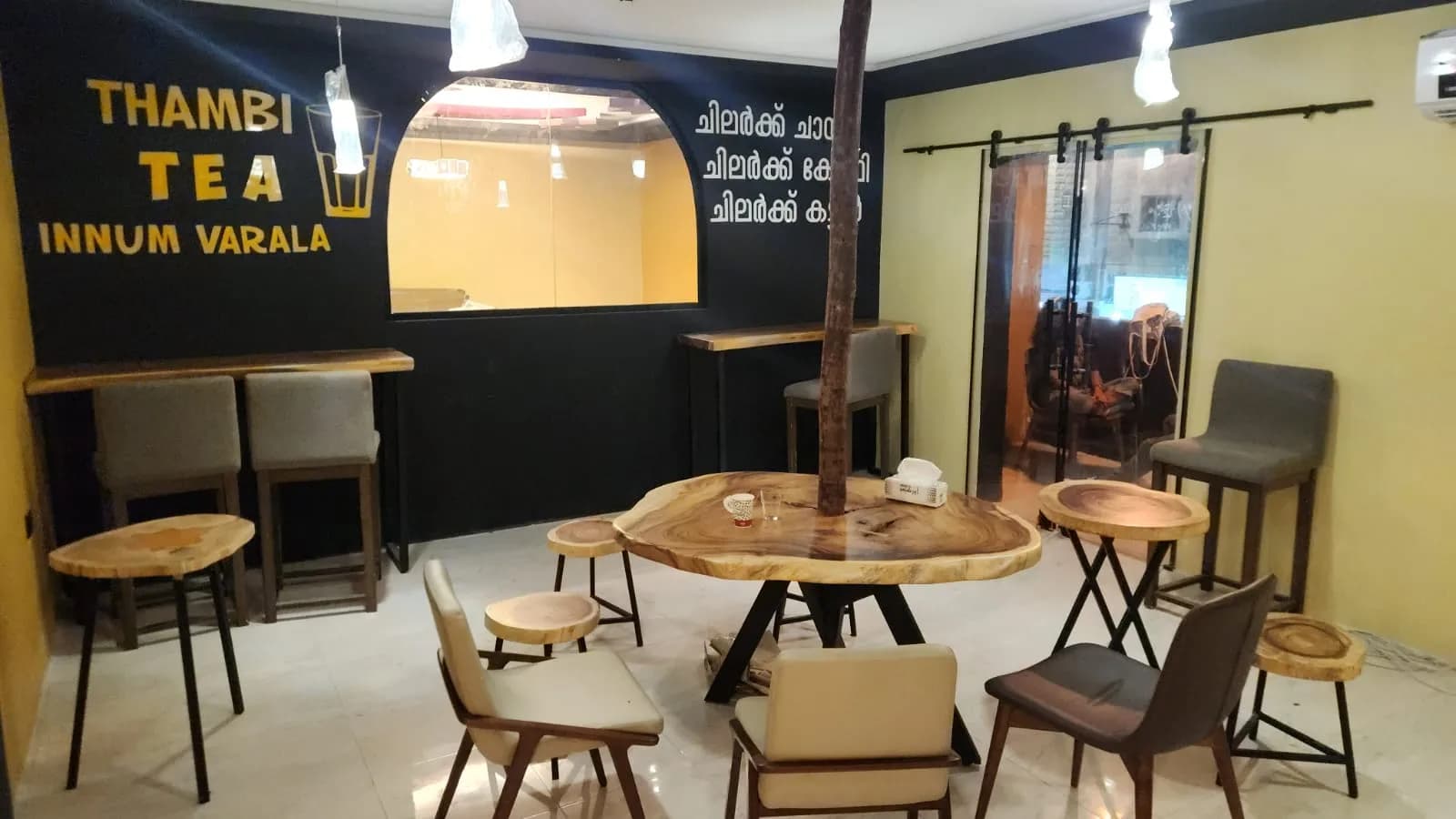Hotel & Restaurant Tables 5